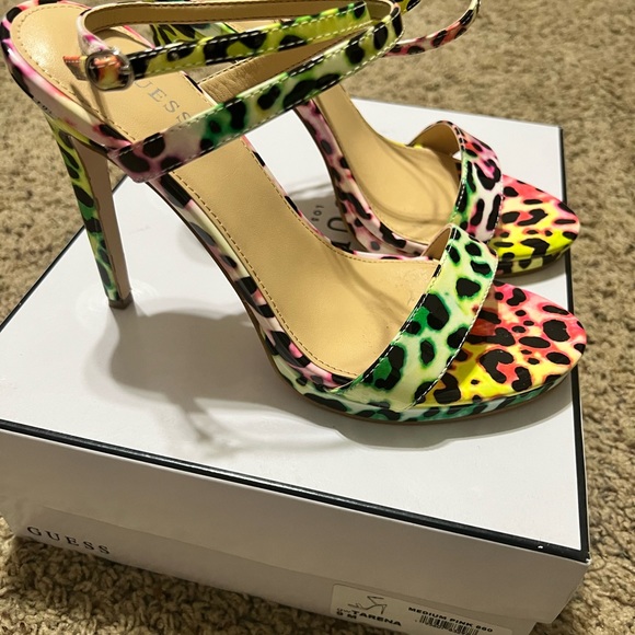 Guess Tarena Colorful Leopard Print Sandal size 9 - Picture 2 of 4